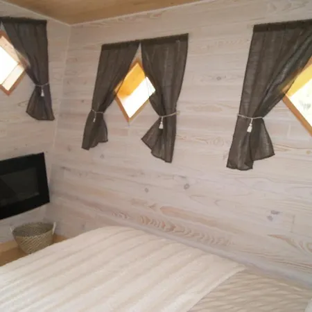 Frühstückspension Les De Gros Bois 3*