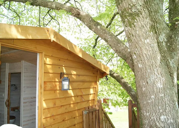 Les De Gros Bois Bed & Breakfast 3*