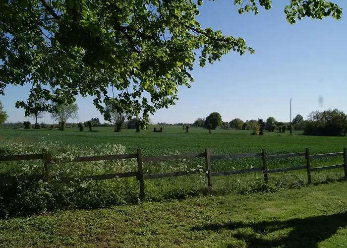 Bed & Breakfast Les De Gros Bois 3*