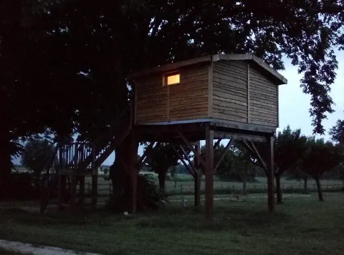 Bed & Breakfast Les De Gros Bois 3*